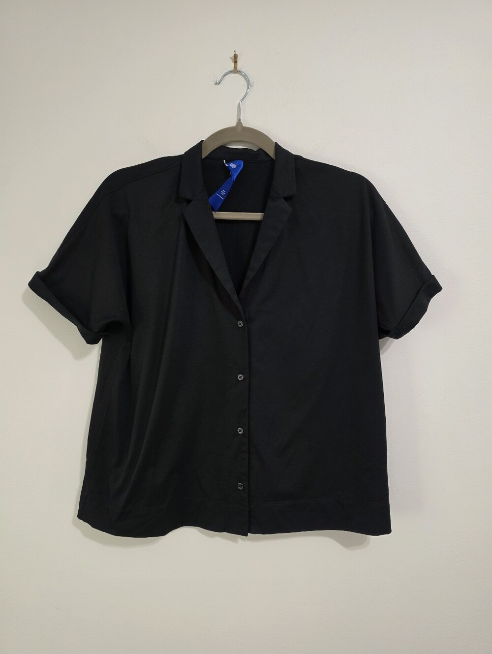155. Kit + Ace Short Sleeve Button Up Top *As Is